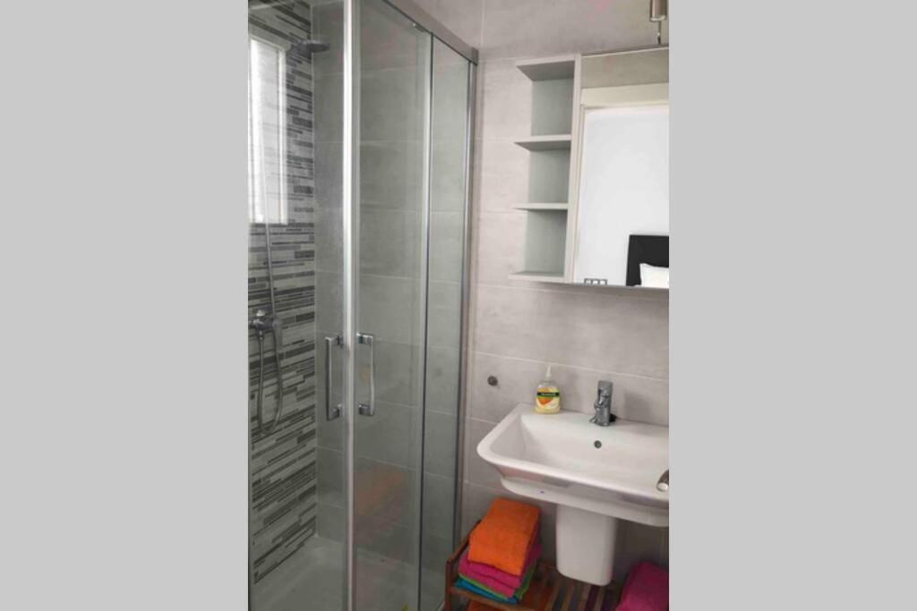 فوينخيرولا La Dorada, Sea Side Apartment المظهر الخارجي الصورة