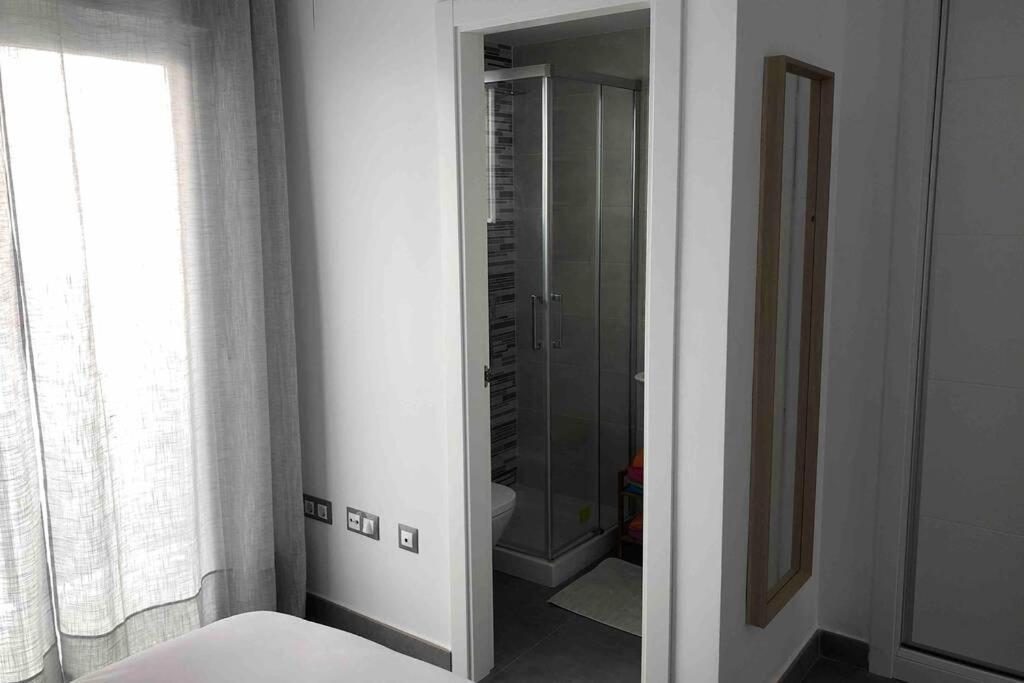 فوينخيرولا La Dorada, Sea Side Apartment المظهر الخارجي الصورة